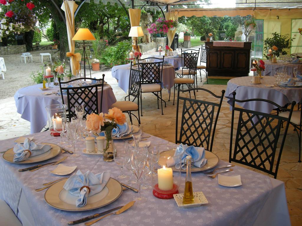Bastide Des Princes B&B Caderousse Extérieur photo